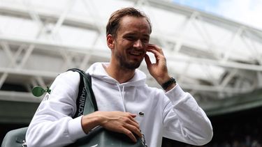 2023-07-10 14:44:27 epa10737695 Daniil Medvedev of Russia smiles after winning his Men's Singles 4th round match against Jiri Lehecka of Czech Republic at the Wimbledon Championships, Wimbledon, Britain, 10 July 2023.  EPA/ISABEL INFANTES   EDITORIAL USE ONLY