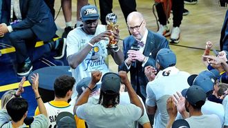 epa12148521 Indiana Pacers forward Pascal Siakam (C-L, top) wins the Larry Bird MVP Award and is cheered by his teammates after game six of the Eastern Conference finals between the Indiana Pacers and the New York Knicks at Gainbridge Fieldhouse in Indianapolis, Indiana, USA, 31 May 2025.  EPA/BRIAN SPURLOCK SHUTTERSTOCK OUT