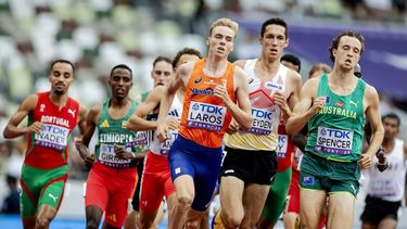TOKIO - Niels Laros op het onderdeel 1500 meter tijdens de WK atletiek in het Japan National Stadium. ANP ROBIN VAN LONKHUIJSEN