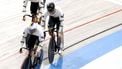 APELDOORN - Jeffrey Hoogland, Harrie Lavreysen en Roy van den Berg tijdens een training met de Nederlandse selectie in Omnisport Apeldoorn in aanloop naar het WK baanwielrennen. Het toernooi wordt vanaf 22 oktober gehouden in Chili. ANP SANDER KONING