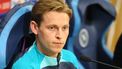 Barcelona's Dutch midfielder #21 Frenkie de Jong attends a press conference on the eve of the UEFA Champions League last 16 first leg football match between Napoli and Barcelona at the Diego Armando Maradona stadium on February 20, 2024.  
Carlo Hermann / AFP