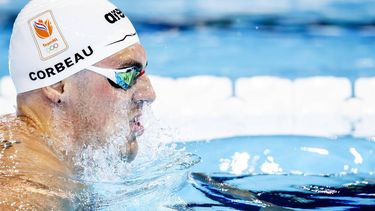 PARIJS - Caspar Corbeau in actie op de 200 meter school, op de vijfde dag van het zwemtoernooi op de Olympische Spelen. ANP KOEN VAN WEEL