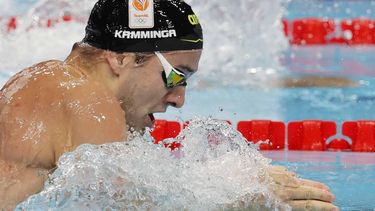 epa11498718 Arno Kamminga of Netherlands competes in a Men 100m Breatstroke heat of the Swimming competitions in the Paris 2024 Olympic Games, at the Paris La Defense Arena in Paris, France, 27 July 2024.  EPA/RONALD WITTEK