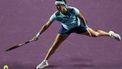 2023-11-02 00:31:30 epa10953663 Tunisian tennis player Ons Jabeur in action against Czech player Marketa Vondrousova during the WTA Finals in Cancun, Mexico, 01 November 2023.  EPA/ALONSO CUPUL