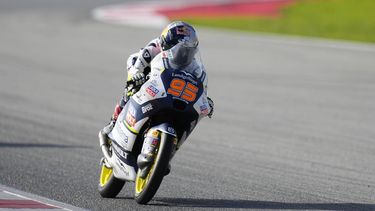 epa11724381 Intact GP rider Collin Veijer of Netherlands in action during the Moto3 Qualifying session for the Motorcycling Solidarity Grand Prix of Barcelona, in Barcelona, Spain, 16 November 2024. The Motorcycling Solidarity Grand Prix of Barcelona is held at the Circuit de Barcelona-Catalunya racetrack on 17 November 2024 replacing the Grand Prix of Valencia season ender.  EPA/Siu Wu