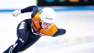 LEEUWARDEN - Xandra Velzeboer in actie tijdens de kwart finale 500 meter tijdens de Nederlandse kampioenschappen shorttrack. ANP IRIS VAN DEN BROEK
