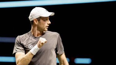 ROTTERDAM - Botic van de Zandschulp in actie tegen Alex De Minaur tijdens de kwartfinale op de vijfde dag van het ABN AMRO tennistoernooi in Ahoy Rotterdam. BAS CZERWINSKI / ANP