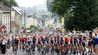 VALKENBURG - Het peloton rijdt de Cauberg op tijdens de start van de vierde etappe van de Tour de France Femmes, de Ronde van Frankrijk voor vrouwen, van Valkenburg naar Luik. De meerdaagse wielerronde behoort tot de UCI Women's WorldTour en duurt tot en met 18 augustus. ANP BAS CZERWINSKI