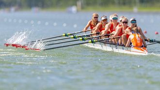 SHANGHAI - Tinka Offereins, Ymkje Clevering, Ilse Kolkman, Hermijntje Drenth, Vera Sneijders, Lisanne van der Leij, Nika Vos, Linn van Aanholt in actie tijdens de heats Vrouwen Acht op de WK roeien in Shanghai. ANP IRIS VAN DEN BROEK