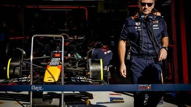 BAHREIN - Christian Horner (Red Bull Racing) tijdens de derde vrije training op het Bahrain International Circuit in het woestijngebied Sakhir voorafgaand aan de Grote Prijs van Bahrein. ANP REMKO DE WAAL