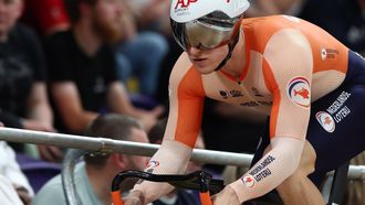 2023-08-05 11:10:00 epa10785881 Jeffrey Hoogland of The Netherlands competes in the Men’s Elite Sprint qualification at the UCI World Cycling Championships in Glasgow, Britain, 05 August 2023.  EPA/ADAM VAUGHAN