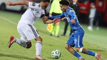 epa12758763 Ro-Zangelo Daal of AZ Alkmaar (R) and Hovhannes Hambardzumyan (L) of FC Noah in action during the UEFA Conference League play-offs 1st leg match between FC Noah and AZ Alkmaar, in Yerevan, Armenia, 19 February 2026.  EPA/HAYK BAGHDASARYAN