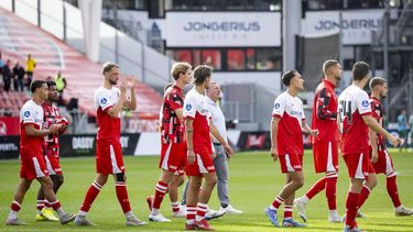 UTRECHT - FC Utrecht spelers lopen van het veld na afloop van de met 0-1 verloren Nederlandse Eredivisie wedstrijd tegen FC Groningen in stadion Galgenwaard op 14 september 2025 in Utrecht, Nederland. ANP BAS CZERWINSKI