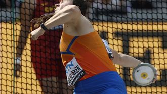 2023-08-20 10:48:10 epa10808932 Jorinde van Klinken of the Netherlands in action during the Discus Throw Women qualification competition of the World Athletics Championships in Budapest, Hungary, 20 August 2023.  EPA/ROBERT GHEMENT