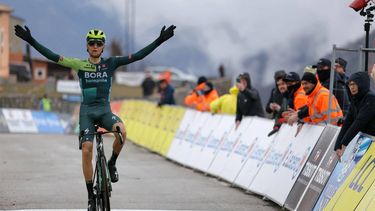 BORA–Hansgrohe's cyclist Aleksandr Vlasov celebrates as he crosses the finish line to win the 7th stage of the Paris-Nice cycling race, 104 km between Nice and La Madone d'Utelle, on March 9, 2024. 
Thomas SAMSON / AFP