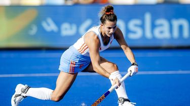 MONCHENGLADBACH - Frédérique Matla van Nederland maakt de 4-0 in actie tegen Frankrijk tijdens een poulefase wedstrijd op het EK Hockey in het HockeyPark stadion. ANP SEM VAN DER WAL