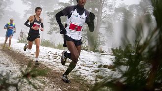 2010-12-31 15:51:28 SOEST - De Nederlander Abdi Naheeye tijdens de 30ste editie van de Sylvestercross. ANP PHOTO SANDER KONING