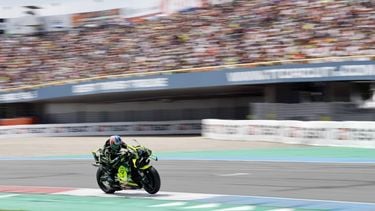 ASSEN - Ai Ogura (JPN) op zijn Aprilia in actie tijdens de MotoGP race op de TT van Assen. VINCENT JANNINK / ANP