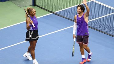 USA's Serena Williams and Spain's Carlos Alcaraz (R) celebrate after winning their mixed doubles, first round tennis match at the 2026 US Open tennis tournament at the USTA Billie Jean King National Tennis Center in New York, on August 25, 2026. 
CHARLY TRIBALLEAU / AFP
