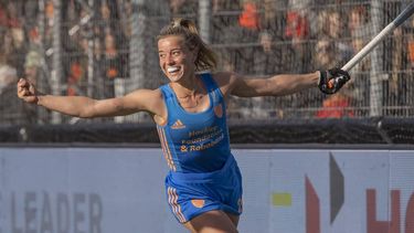 AMSTELVEEN -  Joosje Burg (Ned) heeft de stand op 9-0 gebracht tijdens de  tweede FIH Pro League hockeywedstrijd dames, Nederland-Verenigde Staten (10-0). ANP KOEN SUYK