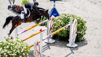ROTTERDAM - Bas Moerings in actie tijdens de grote prijs op Viktor Z tijdens CHIO Rotterdam. Het hippische evenement vindt voor de 75ste keer plaats in het Kralingse Bos in Rotterdam. ANP ROBIN UTRECHT
