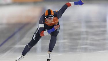 epa11124631 Femke Kok of the Netherlands competes during the 500 meters Women's race of the ISU World Cup Speed Skating, in Quebec City, Quebec, Canada, 03 February 2024.  EPA/CJ GUNTHER