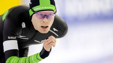 HEERENVEEN - Tim Prins in actie tijdens de 1500 meter mannen op de slotdag van het olympisch kwalificatietoernooi langebaanschaatsen in Thialf. ANP SEM VAN DER WAL