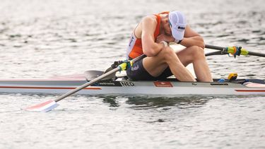 SHANGHAI -  Simon van Dorp in actie tijdens de finale mannen skiff op de WK roeien in Shanghai. ANP IRIS VAN DEN BROEK