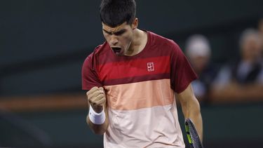 epa11954654 Carlos Alcaraz of Spain reacts after winning match point against Denis Shapovalov of Canada during the men’s third round match of the BNP Paribas Open tennis tournament in Indian Wells, California, USA, 10 March 2025.  EPA/JOHN G. MABANGLO