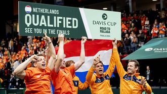 GRONINGEN - Nederland heeft zich gekwalificeerd op de tweede dag van het Daviscup Qualifiers duel tussen Nederland en Zwitserland in Martiniplaza. De winnaar van de ontmoeting plaatst zich voor groepsfase van de Daviscup Final. ANP SANDER KONING