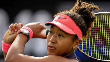 ROSMALEN - Naomi Osaka (JPN) in actie tegen Bianca Andreescu (CAN) op de zevende dag van het Libema Open tennis toernooi in Rosmalen. ANP SANDER KONING