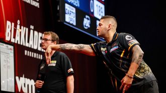 Netherlands' Jelle Klaasen competes during the second day of the Belgian Darts Open, a tournament in the European Tour in Wieze, on September 24, 2022.  
JEF MATTHEE / BELGA / AFP