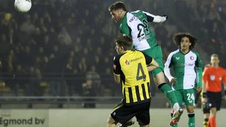 RIJNSBURG - Santiago Gimenez of Feyenoord scoort de 0-3 tijdens de KNVB Beker wedstrijd tussen Rijnsburgse Boys (am) en Feyenoord op Sportpark Middelmors op 15 januari 2025 in Rijnsburg, Nederland. ANP KOEN VAN WEEL