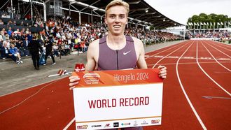 HENGELO - Niels Laros (NED) in actie op de 1000 meter tijdens de FBK Games. ANP VINCENT JANNINK