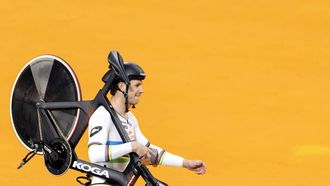 APELDOORN - Harrie Lavreysen tijdens een training met de Nederlandse selectie in Omnisport Apeldoorn in aanloop naar het WK baanwielrennen. Het toernooi wordt vanaf 22 oktober gehouden in Chili. ANP SANDER KONING