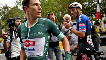 2023-07-23 20:15:30 epa10764804 Green Jersey best sprinter Belgian rider Jasper Philipsen of team Alpecin-Deceuninck reacts after placing second in the 21st and final stage of the Tour de France 2023 over 115kms from Saint-Quentin-en-Yvelines to Paris Champs-Elysee, France, 23 July 2023.  EPA/MARCO BERTORELLO / POOL