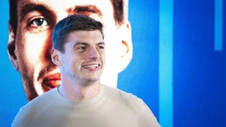 AMSTERDAM - Max Verstappen speelt met finalisten in een SIM-race. Hij speelt in de internationale SIM-race finale tegen vier tegenstanders. ANP FREEK VAN DEN BERGH