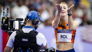 PARIJS - Nederlandse atleet Femke Bol na de halve finale op de 400 meter horden tijdens de Olympische Spelen. ANP ROBIN VAN LONKHUIJSEN