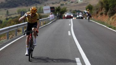 epa13196995 Norwegian rider Andreas Leknessund of team Uno-X Mobility competes in the 7th stage of the La Vuelta a Espana cycling tour, a race over 149.8km from Vall d'Alba to Aramon Valdelinares, Spain, 28 August 2026.  EPA/Javier Lizon