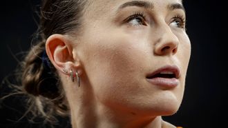 TOKIO - Nadine Visser op het onderdeel 100 meter horden tijdens de WK atletiek in het Japan National Stadium. ANP ROBIN VAN LONKHUIJSEN