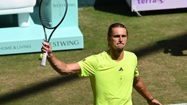 Germany's Alexander Zverev reacts during the men's singles tennis match against Italy's Flavio Cobolli at the Halle Open ATP tennis tournament in Halle (Westfalen), western Germany, on June 20, 2025. 
CARMEN JASPERSEN / AFP