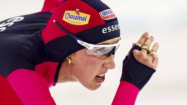 HEERENVEEN - Suzanne Schulting tijdens de 500 meter op de tweede dag van het World Cup kwalificatietoernooi schaatsen in Thialf. ANP VINCENT JANNINK