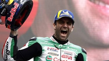 epa12090977 French MotoGP rider Johann Zarco of LCR Honda Team celebrates on the podium after winning the Moto GP race at the French Motorcycling Grand Prix in Le Mans, France, 11 May 2025.  EPA/YOAN VALAT