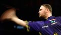 ROTTERDAM - Darter Luke Littler in actie tegen Enelsman Stephen Bunting tijdens de elfde speelronde van de Premier League Darts in Ahoy Rotterdam. ANP BAS CZERWINSKI