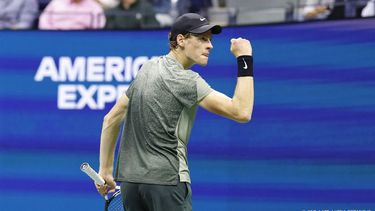 Italy's Jannik Sinner reacts as he plays against Russia's Daniil Medvedev during their men's quarterfinals match on day ten of the US Open tennis tournament at the USTA Billie Jean King National Tennis Center in New York City, on September 4, 2024. 
KENA BETANCUR / AFP