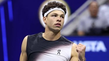 USA's Ben Shelton reacts against Spain's Carlos Alcaraz during the men's singles quarter-final tennis match on day ten of the US Open tennis tournament at the USTA Billie Jean King National Tennis Center in New York City on September 9, 2026. 
Leonardo MUNOZ / AFP