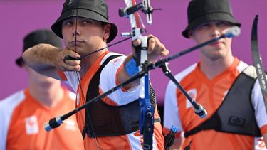 Netherlands' Steve Wijler competes in the men's team semi-finals during the Tokyo 2020 Olympic Games at Yumenoshima Park Archery Field in Tokyo on July 26, 2021. 
ADEK BERRY / AFP