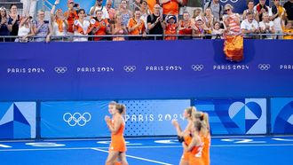 PARIJS - Publiek tijdens de groepswedstrijd van de Nederlandse hockeyvrouwen tegen Duitsland op de Olympische Spelen in Frankrijk. ANP IRIS VAN DEN BROEK
