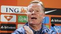 KAUNAS - Bondscoach Ronald Koeman tijdens een persconferentie van het Nederlands elftal in het Dariaus en Girėno stadion. Het Nederlands elftal bereidt zich voor op de WK-kwalificatieduel tegen Litouwen. ANP MAURICE VAN STEEN