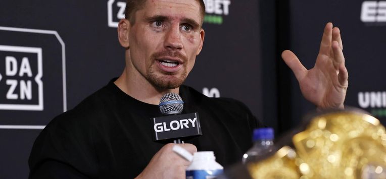 ROTTERDAM - Kickbokser Rico Verhoeven na afloop van zijn gevecht om de wereldtitel bij de zwaargewichten tegen de Rus Artem Vakhitov tijdens het post-fight interview op het kickboks evenement Glory 100 in Ahoy. ANP MAURICE VAN STEEN